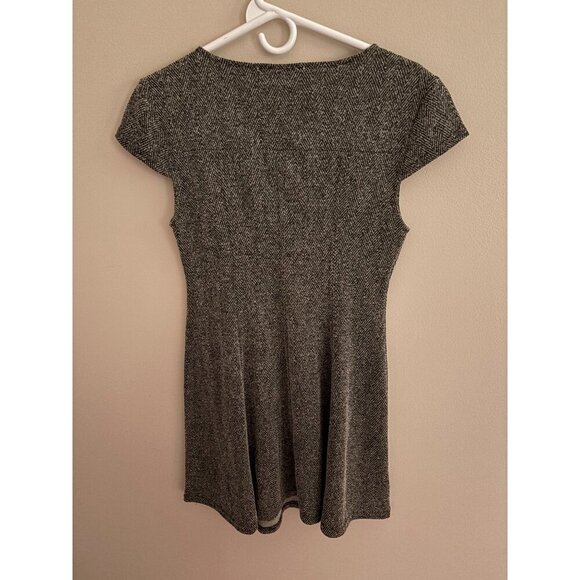 Stitch Fix RD Style Leya Short Sleeve Gray Chevron Pattern Fit & Flare Dress M - Picture 6 of 13